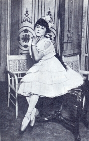 Evgenia Vladimirovna Potopchina in the operetta "Toy" by E. Odran. (     "" . .) (Belyaev)
