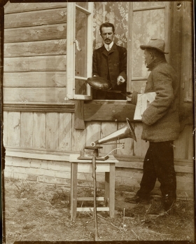 Photo "Me and Dr. Girshtavin. Moravia 1908" 9x12 cm ( "    . 1908 " 912 ) (karp)