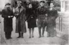 Петр (первый слева) и Вера Лещенко с советскими офицерами. Бухарест, октябрь 1945 года. (stavitsky)