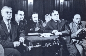 From left to right: N. Holfin, A. Konnikov, M. Slobodskaya, L. Mirov, V. Dykhovichny. The photo. (Слева направо: Н. Холфин, А. Конников, М. Слободской, Л. Миров, В. Дыховичный. Фотография.) (Belyaev)
