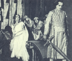 I. Kozlovsky - Lohengrin, Elsa - A. Nezhdanova. "Lohengrin". The photo. (.  - ,  - . . "". .) (Belyaev)