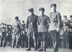 "There is a good town in the north" T. Khrennikova. Soloists: P. Tverdokhlebov, Yu. Stepanov, N. Ustinov; conductor S. Musin. 1940s. The photo. ("    " . . : . , . , . ;  . . 1940- . .) (Belyaev)