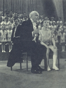 I. S. Kozlovsky with the childrens choir under the management of M. Kaliki, soloist - Slava Andreev. 1975 year. The photo. (. .       . ,  -  . 1975 . .) (Belyaev)