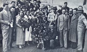 Meeting of Soviet artists in Ankara. In the first row from left to right: A.S.Pirogov, V.V. Barsova, N.M. Dudinskaya, in the center of the first row of M.P. Maksakova and D.D. Shostakovich. 1935. Photography. (    .     : .. , .. , .. ,     ..   .. . 1935. .) (Belyaev)