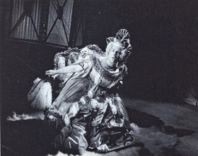 О.N. Golovina in the role of Countess. "The Queen of Spades." The photo. (О.Н. Головина в роли Графини. "Пиковая дама". Фотография.) (Belyaev)