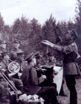 Red Banner Song Ensemble conducted by A.V.  Alexandrova at the front. (   / ..   .) (Belyaev)